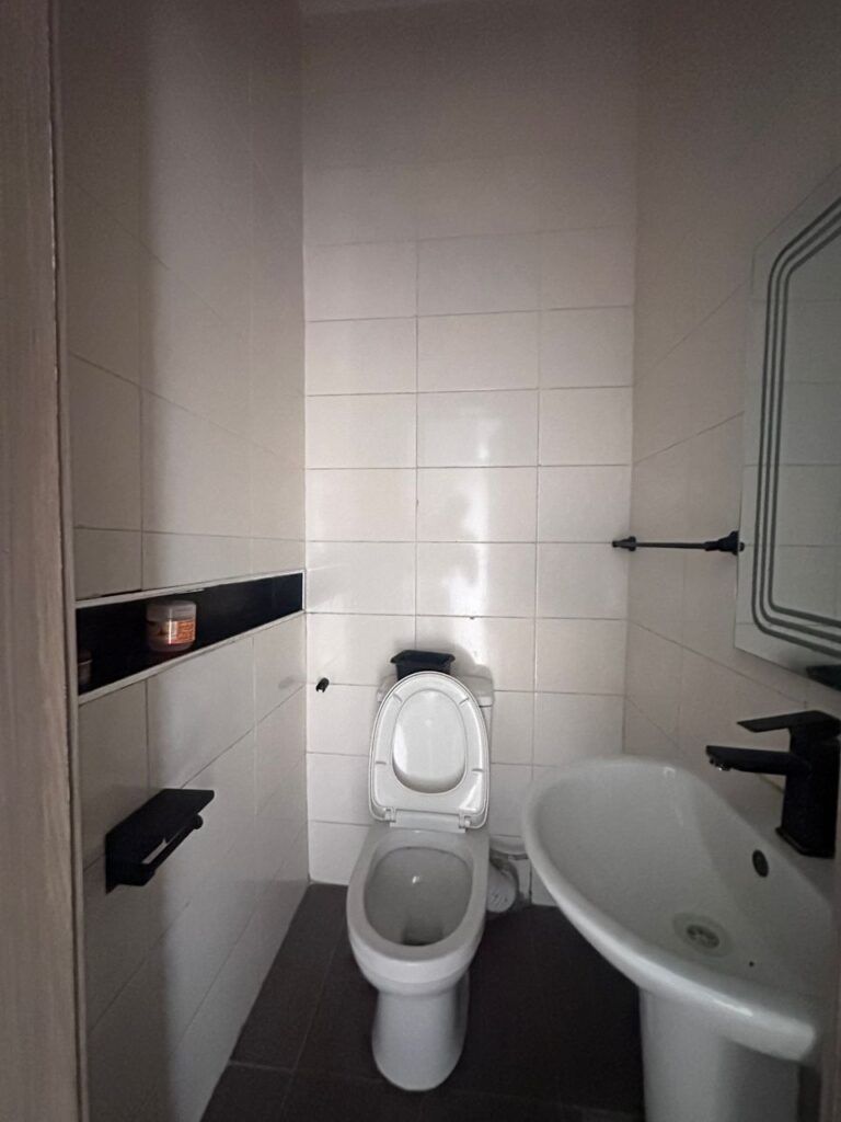 fb246fb5-7bcc-418b-bc3c-7e6a513a20c2